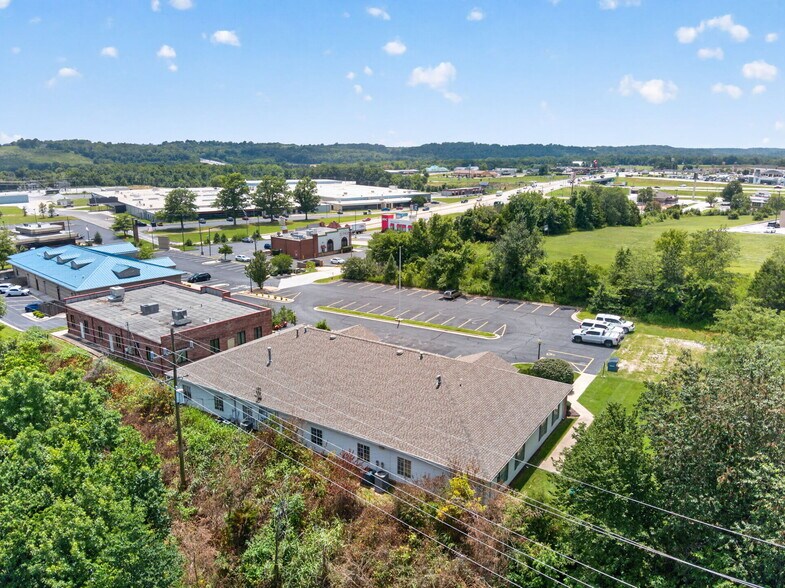 More Photos Of 1567 W Diane St, Ozark Office For Sale