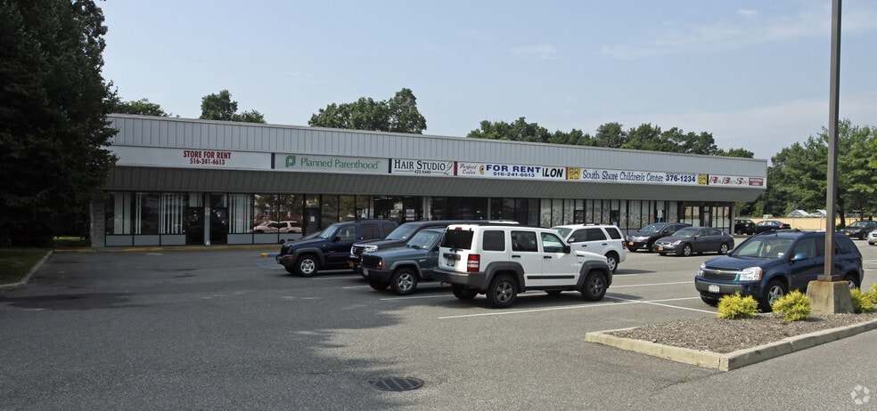 More Photos Of 152-188 Sunrise Hwy, West Islip General Retail For Sale