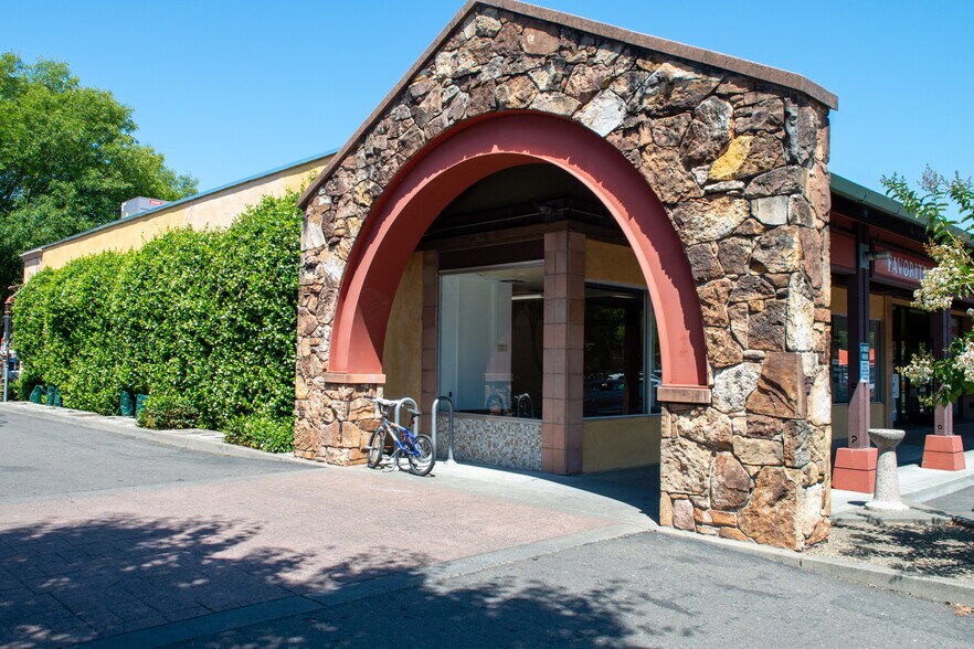 More Photos Of 435 Center St, Healdsburg Unknown For Lease
