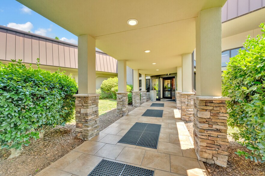More Photos Of 201 Sugarloaf Rd, Hendersonville Hotel For Sale