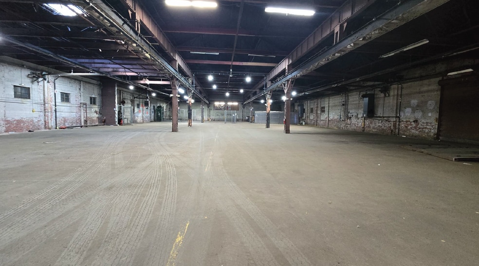 More Photos Of 29 53rd St, Brooklyn Warehouse For Sale