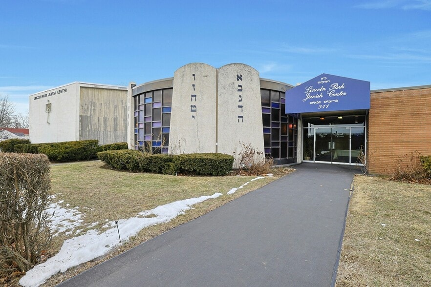 More Photos Of 311 Central Park Ave, Yonkers Specialty For Sale