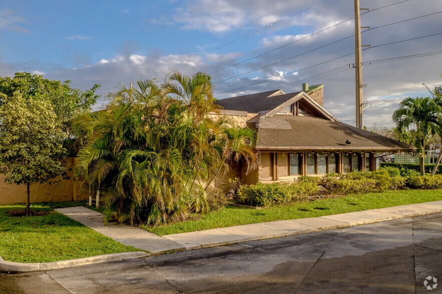 More Photos Of 2019-2097 N University Dr, Sunrise Unknown For Lease