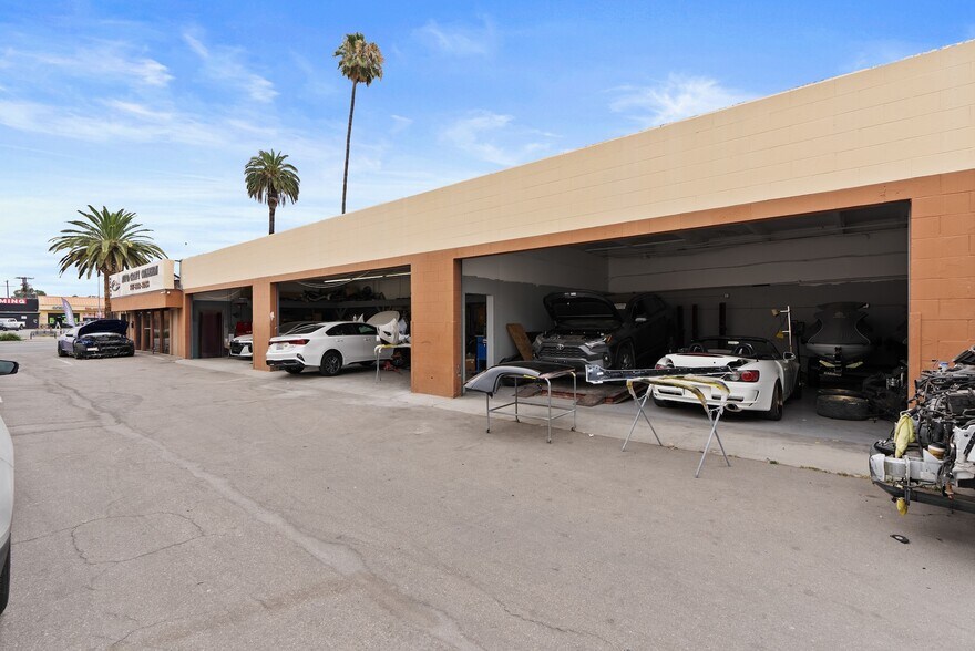 More Photos Of , Canoga Park General Retail For Sale