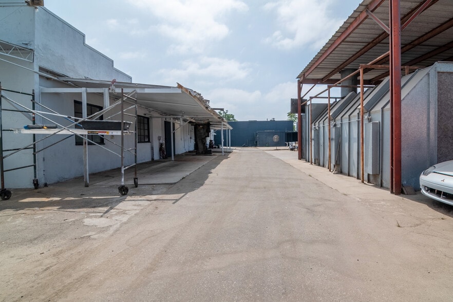 More Photos Of 11428 Fleetwood St, Sun Valley Warehouse For Sale