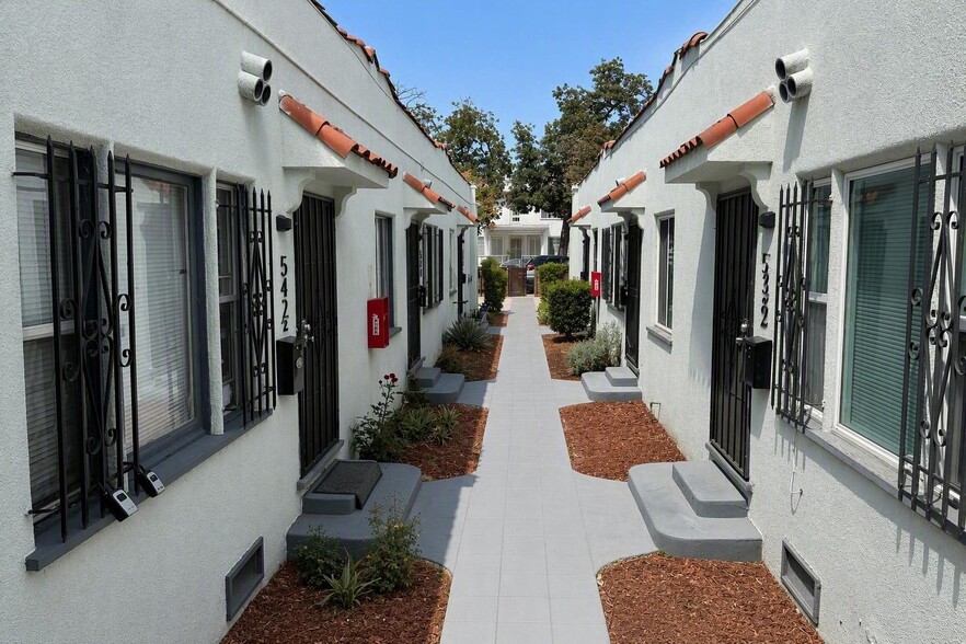 More Photos Of 536 W 48th St, Los Angeles Apartments For Sale