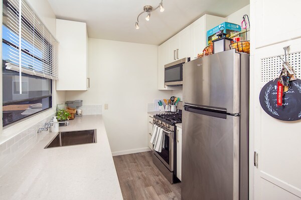 More Photos Of 1518-1536 Rosecrans St, San Diego Apartments For Sale