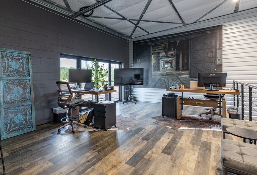 More Photos Of 6000 Foxhound Dr, Ann Arbor Flex For Sale