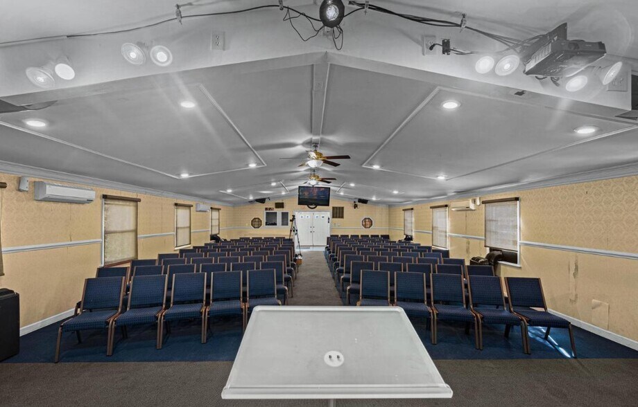 More Photos Of 17604 Washington Grove Ln, Gaithersburg Specialty For Sale