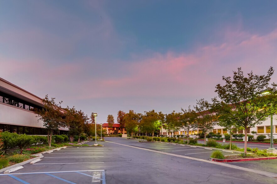 More Photos Of 1220 La Venta Dr, Westlake Village Medical For Lease