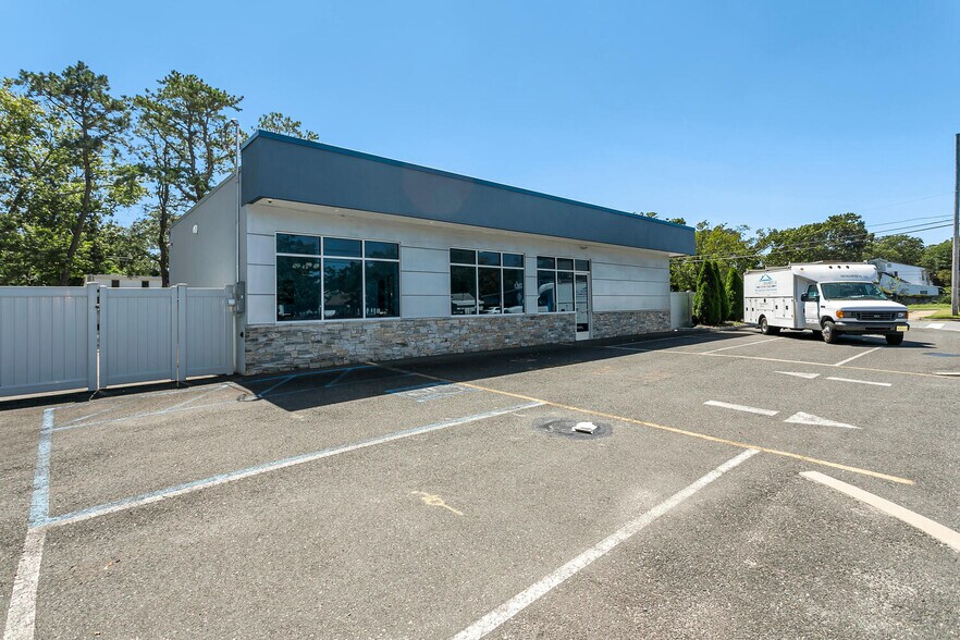 More Photos Of 431 Mantoloking Rd, Brick Storefront Retail Office For Sale