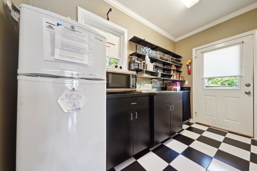 More Photos Of 189 East Ave, Norwalk Storefront Retail Residential For Sale