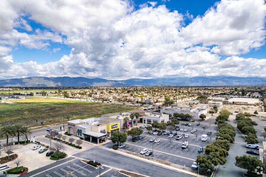 More Photos Of 1231 S Sanderson Ave, Hemet Unknown For Lease