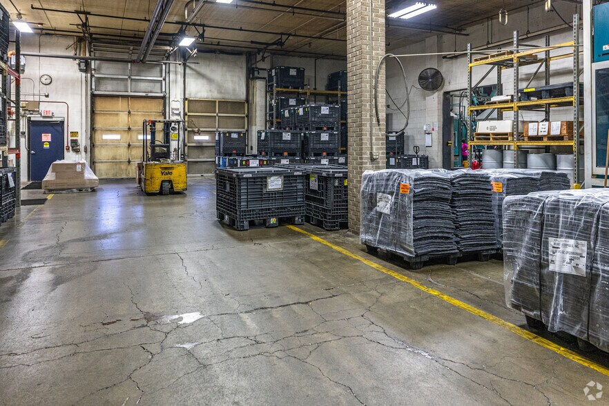 More Photos Of 110 Lincoln St, Johnson Creek Manufacturing For Sale