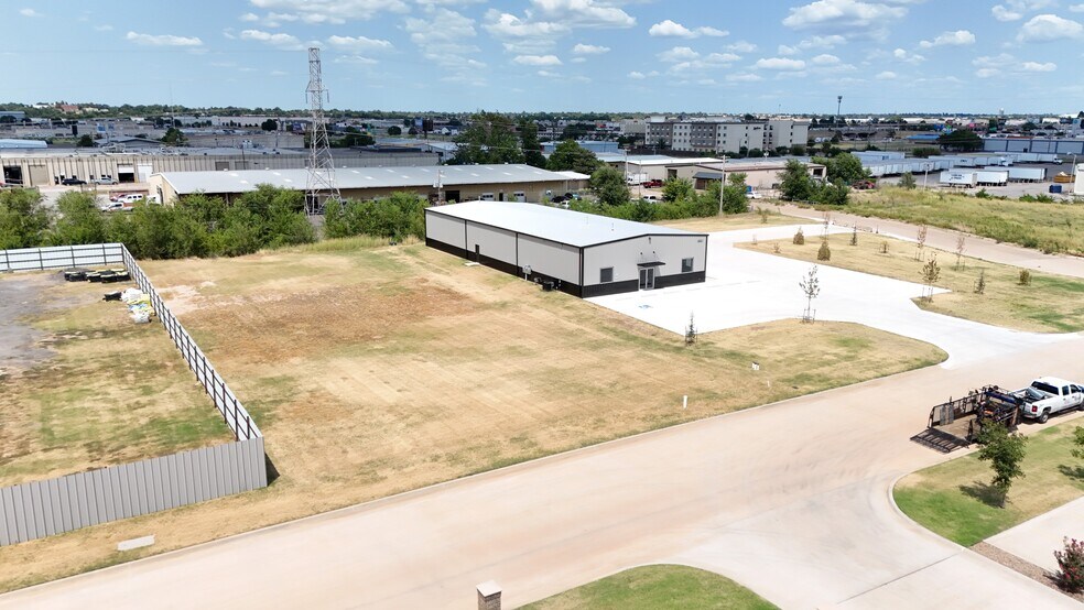 More Photos Of 4901 Bishop Dr, Oklahoma City Warehouse For Sale