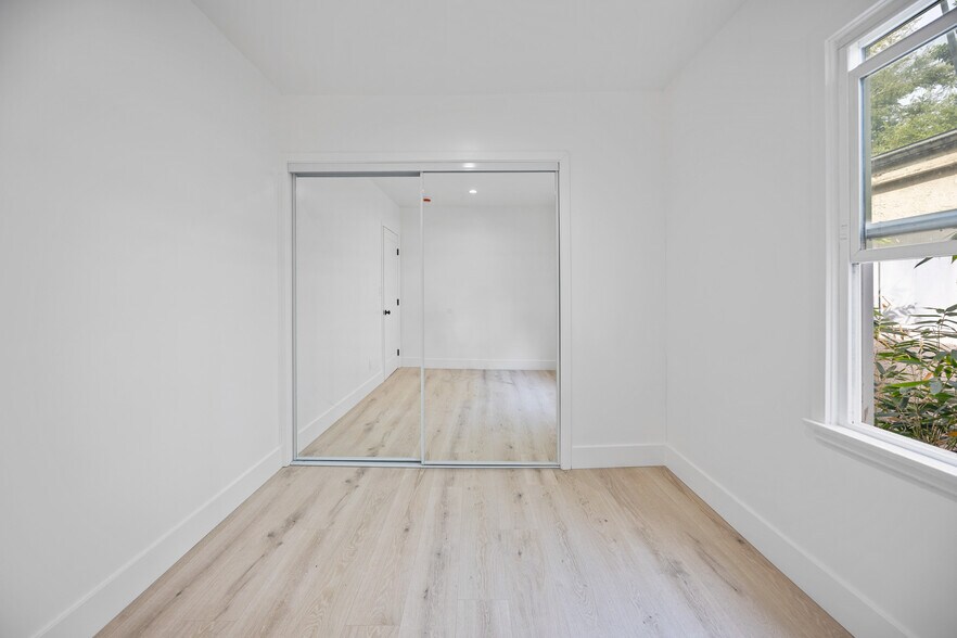 More Photos Of 616 Sunset Ave, Venice Apartments For Sale