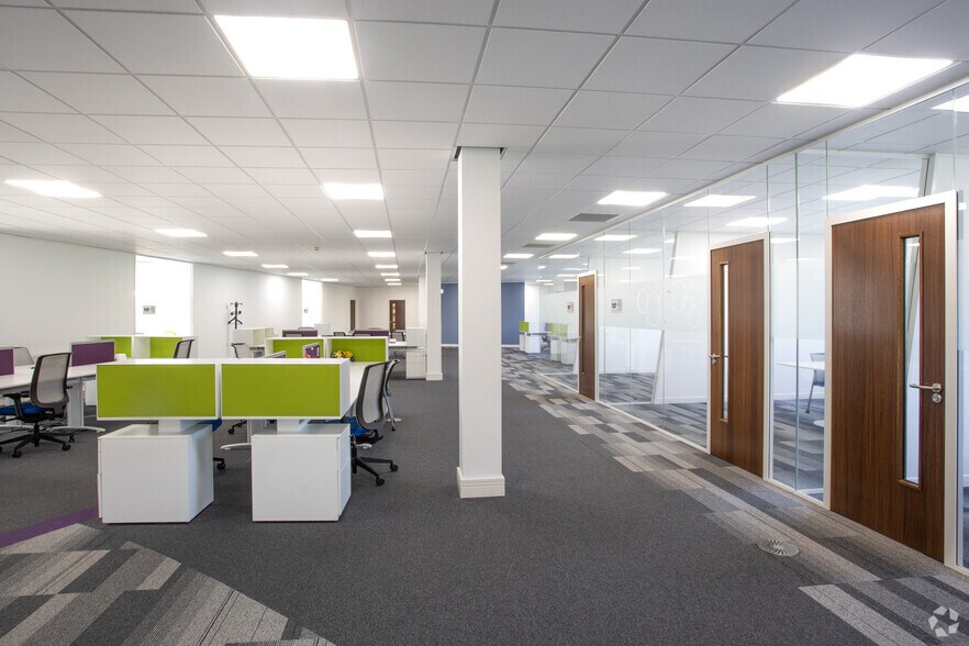 More Photos Of Benton Ln, Newcastle Upon Tyne Office For Sale