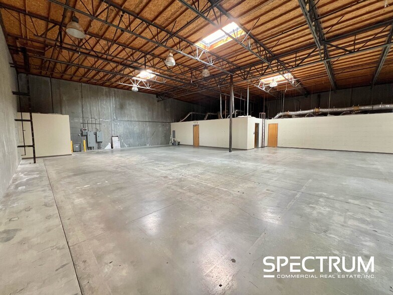 More Photos Of 26465 Summit Cir, Santa Clarita Warehouse For Lease