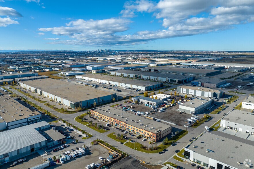 More Photos Of 6420 79th Ave SE, Calgary Warehouse For Sale