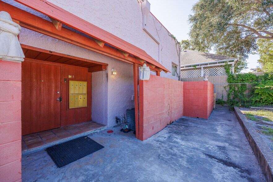 More Photos Of 801 S Carancahua St, Corpus Christi Apartments For Sale