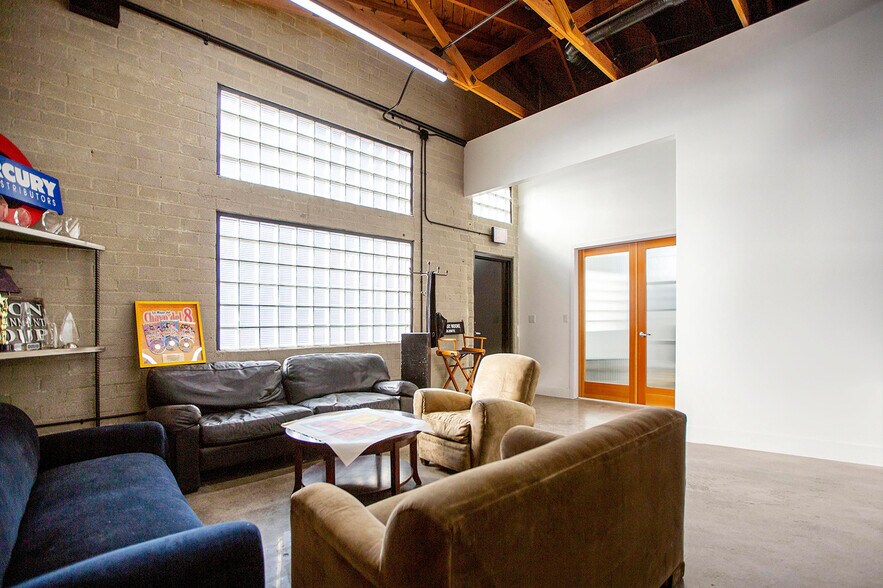 More Photos Of 12924 Yukon Ave, Hawthorne Service For Sale