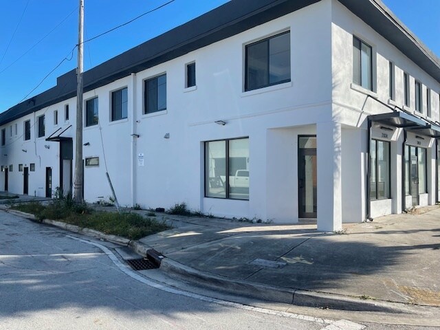 More Photos Of 2032-2036 N Dixie Hwy, West Palm Beach Apartments For Sale