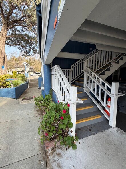 More Photos Of 943 Sir Francis Drake Blvd, Greenbrae Freestanding For Lease