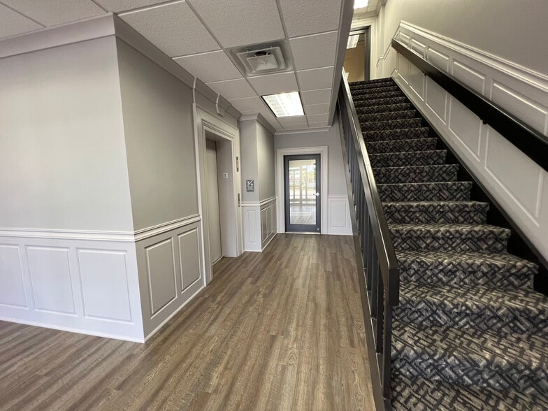 More Photos Of 4190 S Plaza Trl, Virginia Beach Office For Lease