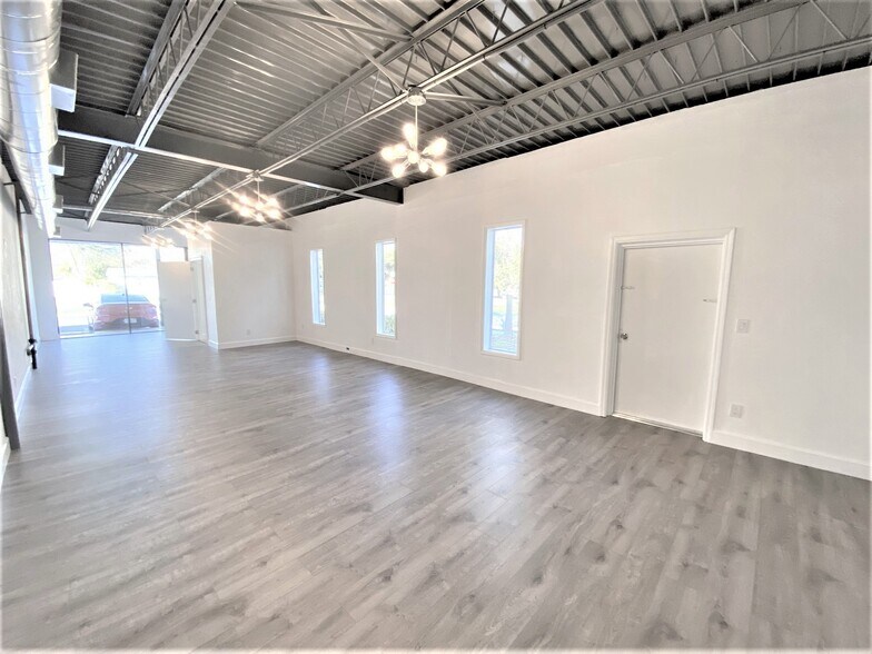 More Photos Of 1506 54th Ave N, Saint Petersburg Storefront Retail Office For Sale