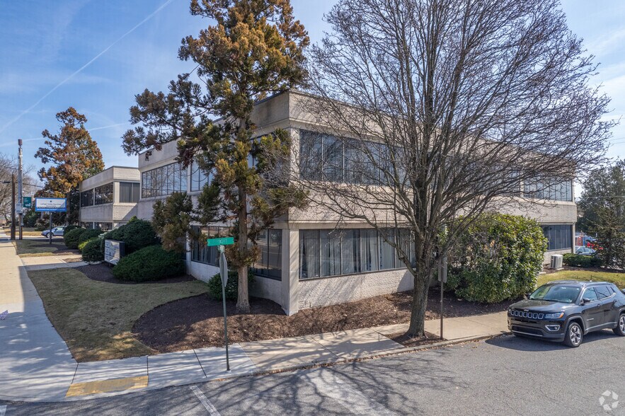 Primary Photo Of 2030 W Tilghman St, Allentown Medical For Lease