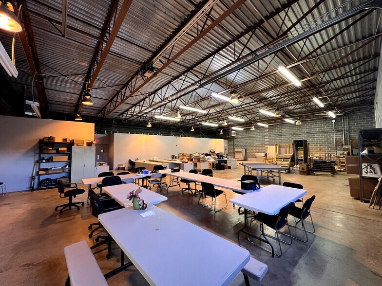 More Photos Of 2075 Quaker Pointe Dr, Quakertown Light Manufacturing For Lease