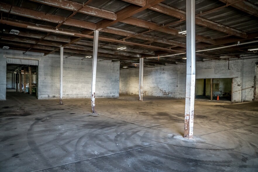 More Photos Of 703-757 Elk St, Buffalo Warehouse For Sale