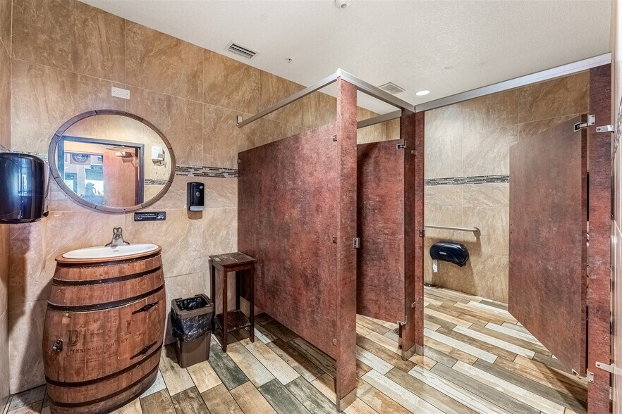 More Photos Of 5490 Stadium Pky, Melbourne Restaurant For Sale