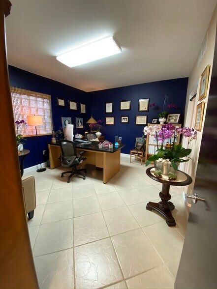 More Photos Of 1785 NE Broad Cswy, North Miami Beach Medical For Lease