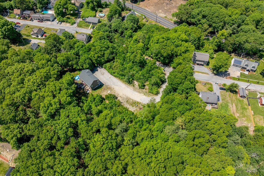 More Photos Of 115 Groveland Ave, Putnam Apartments For Sale