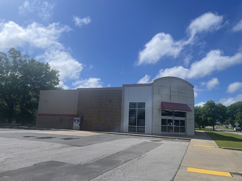 Primary Photo Of 202 S 2nd St, Porum Freestanding For Lease