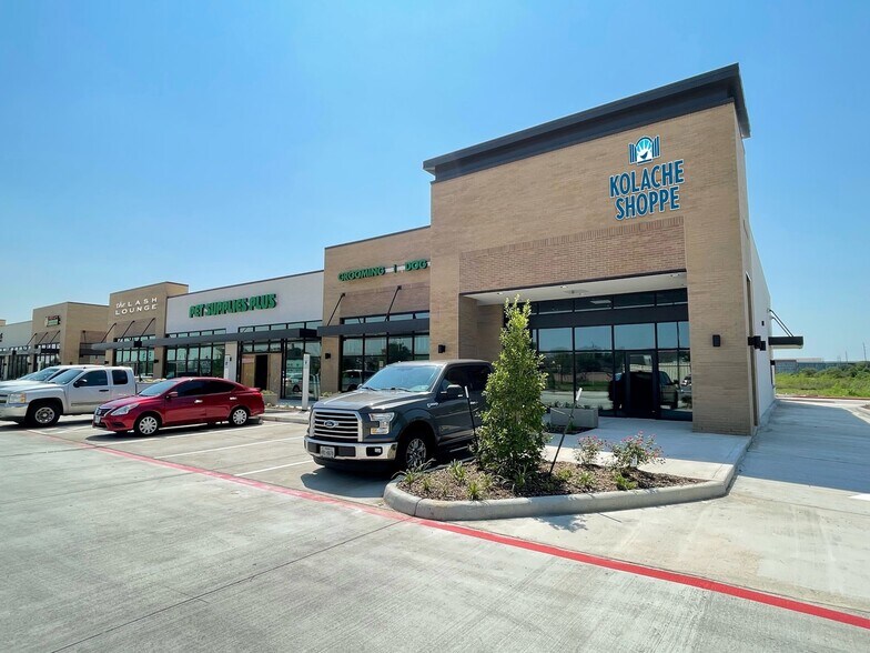 More Photos Of 11940 Broadway St, Pearland Storefront For Lease