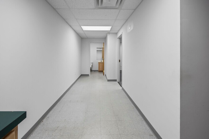 More Photos Of 314 Chris Gaupp Dr, Galloway Medical For Lease