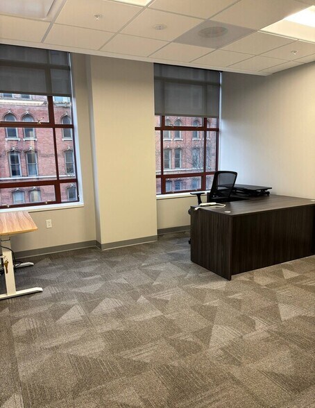 More Photos Of 109 S Warren St, Syracuse Office Residential For Lease