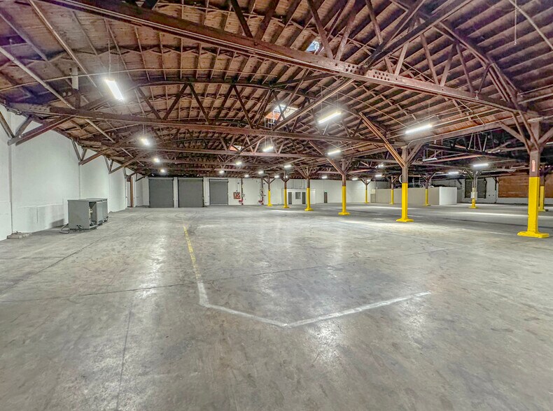 More Photos Of 2855 Mandela Pky, Oakland Distribution For Lease