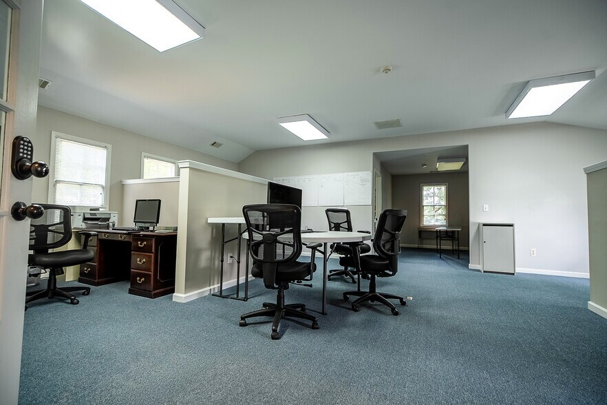 More Photos Of 5920 Odell St, Cumming Office For Sale