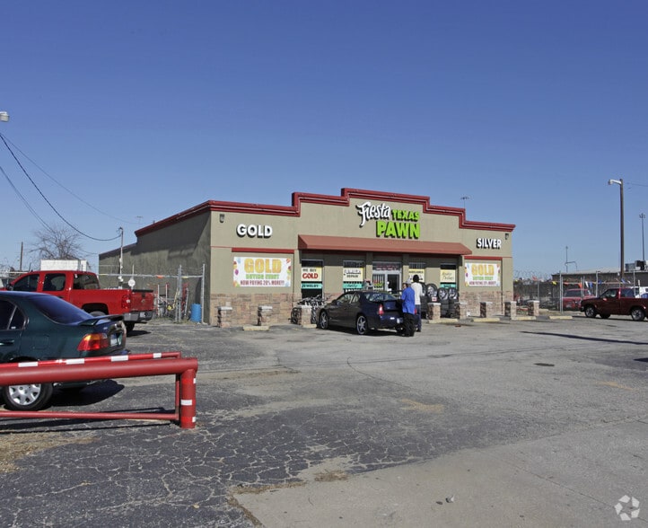 More Photos Of 2921 E Abram St, Arlington Manufacturing For Sale