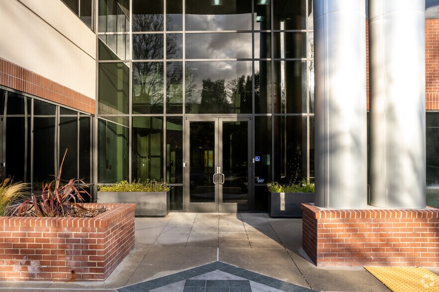 More Photos Of 7180 Koll Center Pky, Pleasanton Office For Lease