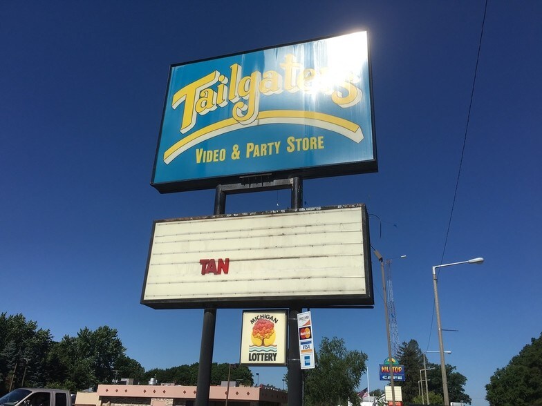 More Photos Of 714 E Front St, Buchanan Storefront For Lease