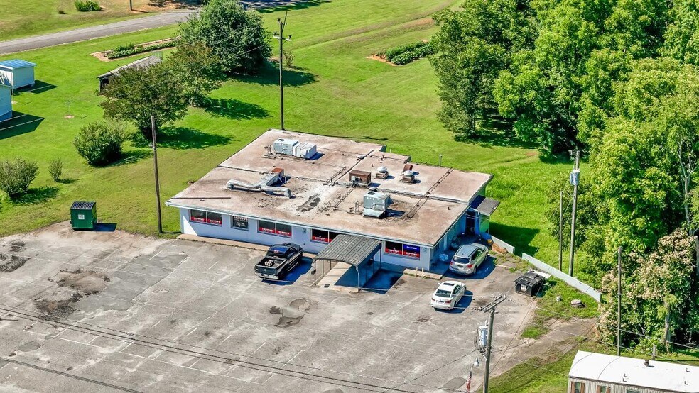 More Photos Of 800 S Mountain St, Cherryville Restaurant For Sale