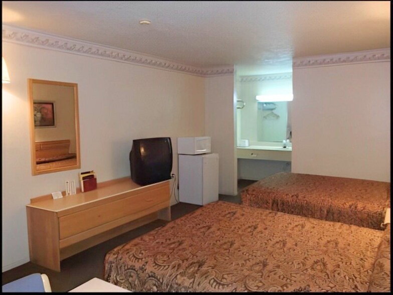 More Photos Of 2225 N US Highway 77, Robstown Hospitality For Sale