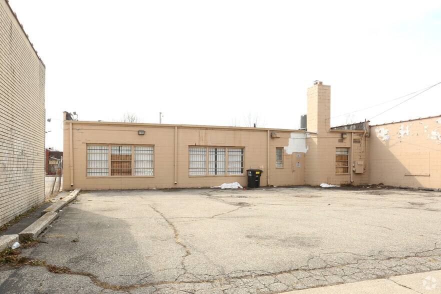 More Photos Of 19030 W McNichols Rd, Detroit Freestanding For Lease