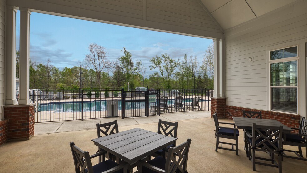 More Photos Of 5401 Commonwealth Centre Pky, Midlothian Apartments For Sale