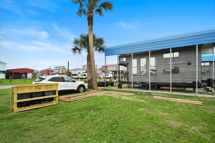 More Photos Of 1845 Oleander, Crystal Beach Trailer Camper Park For Sale