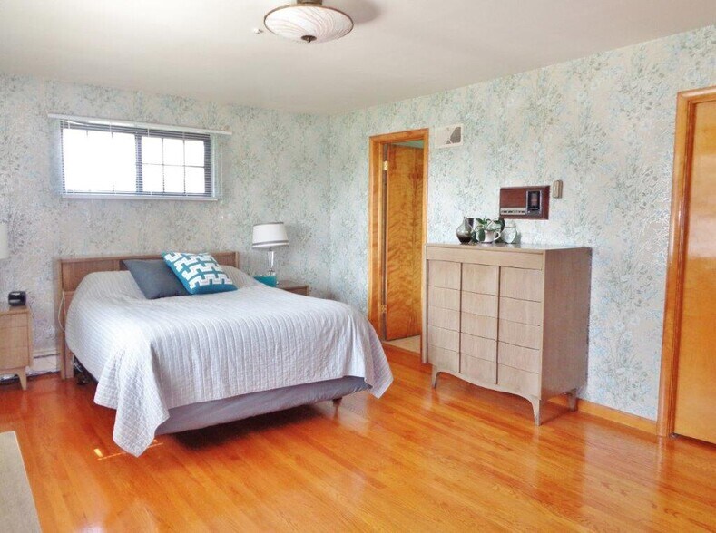 More Photos Of 4911 N Bend Rd, Cincinnati Office Residential For Sale